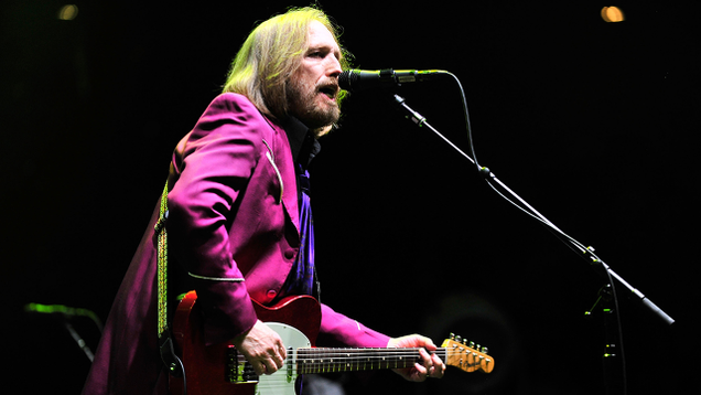 Illustration for article titled 6 Ways Tom Petty Needs To Step His Shit Up Now That Prince Is Gone